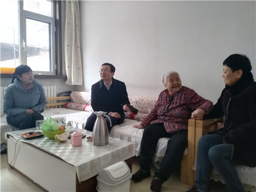 走访丁秀英家.jpg